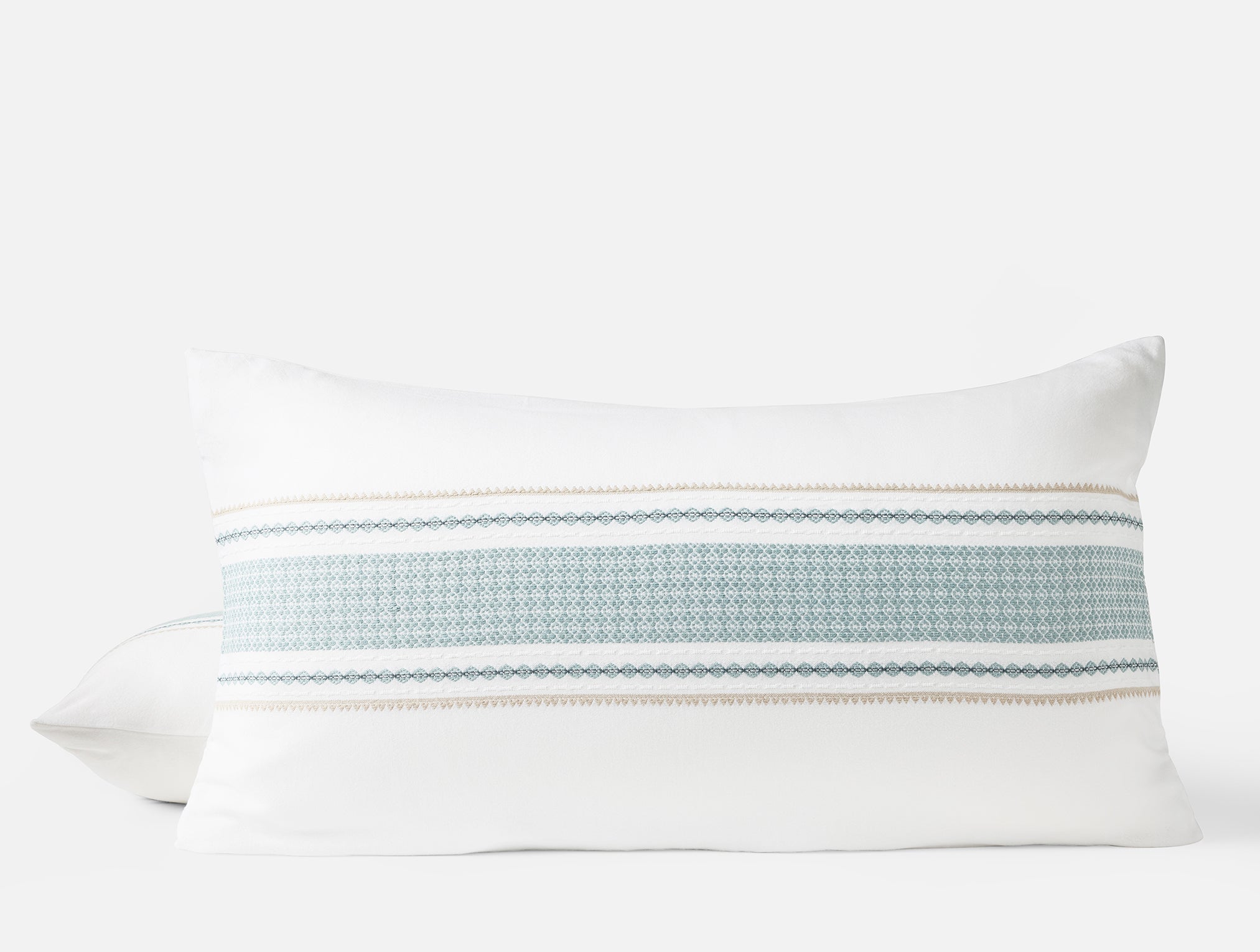 White Classic Textile Pillow Sham for Everyday Comfort - Image 4