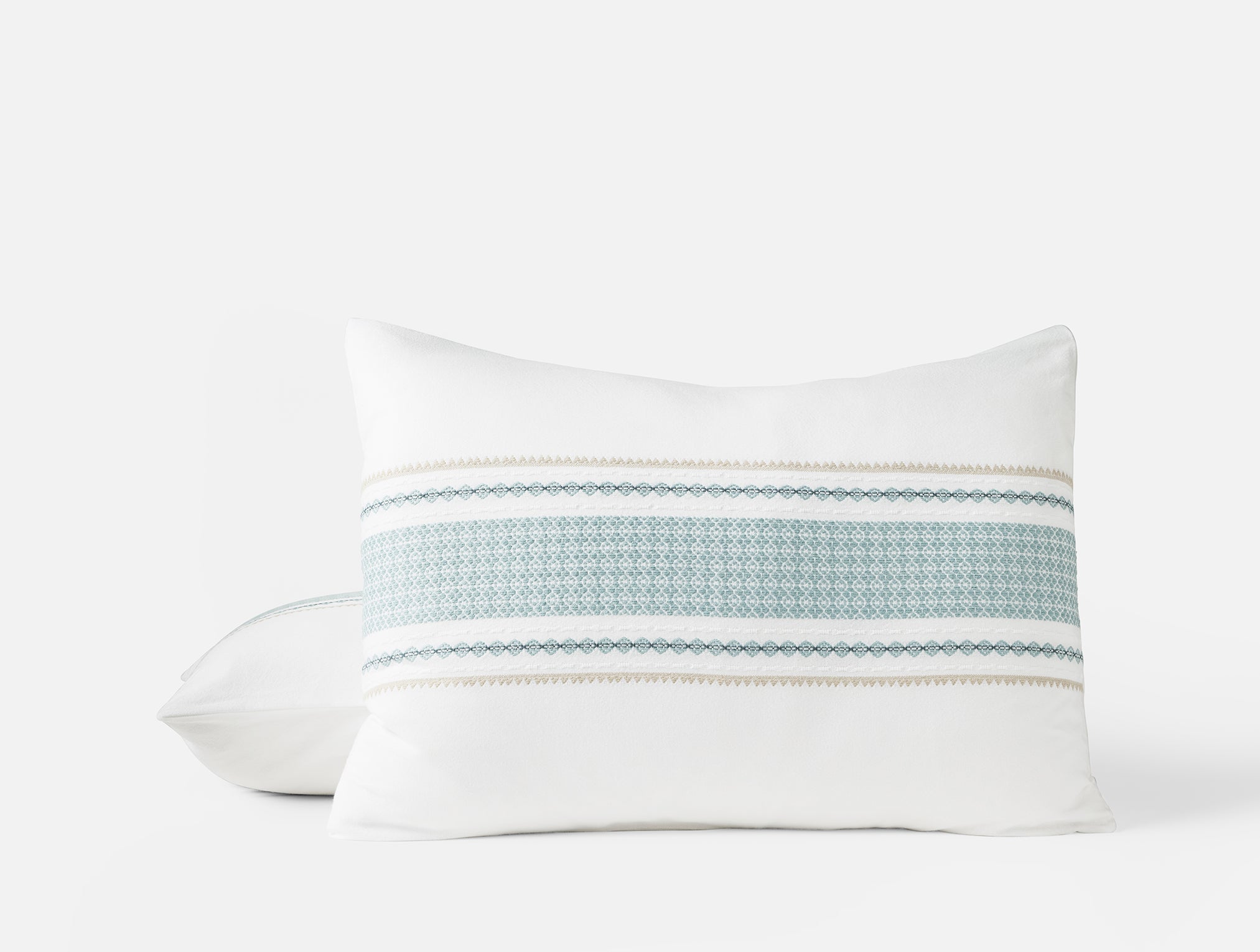 White Classic Textile Pillow Sham for Everyday Comfort
