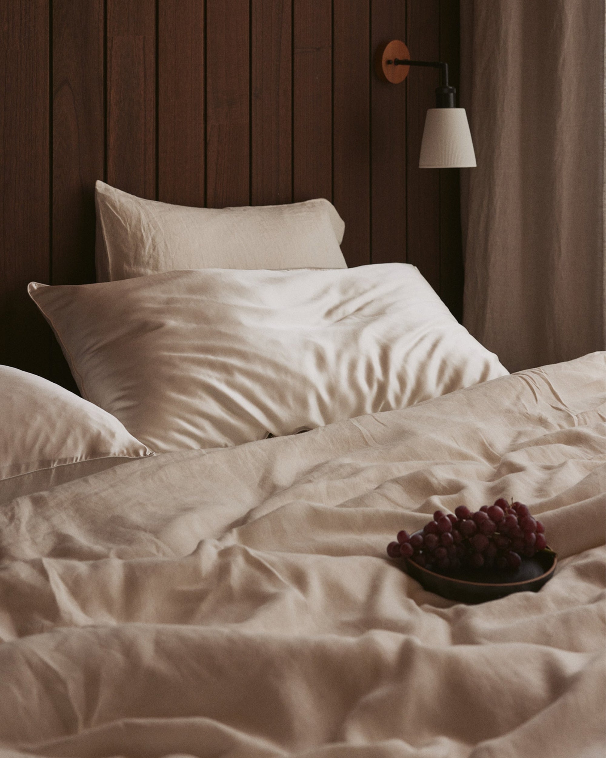 Piped Silk Linen Pillowcase Pair in Ivory - Image 3