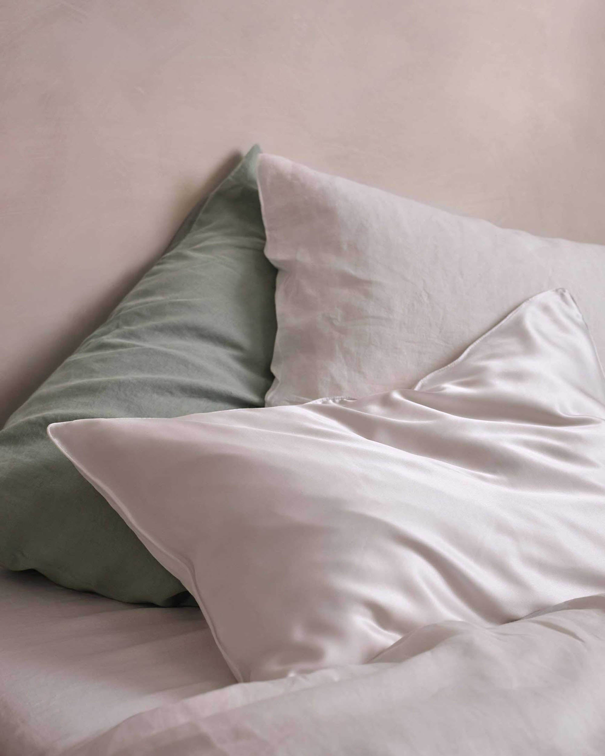 Piped Silk Linen Pillowcase Pair in White - Image 3